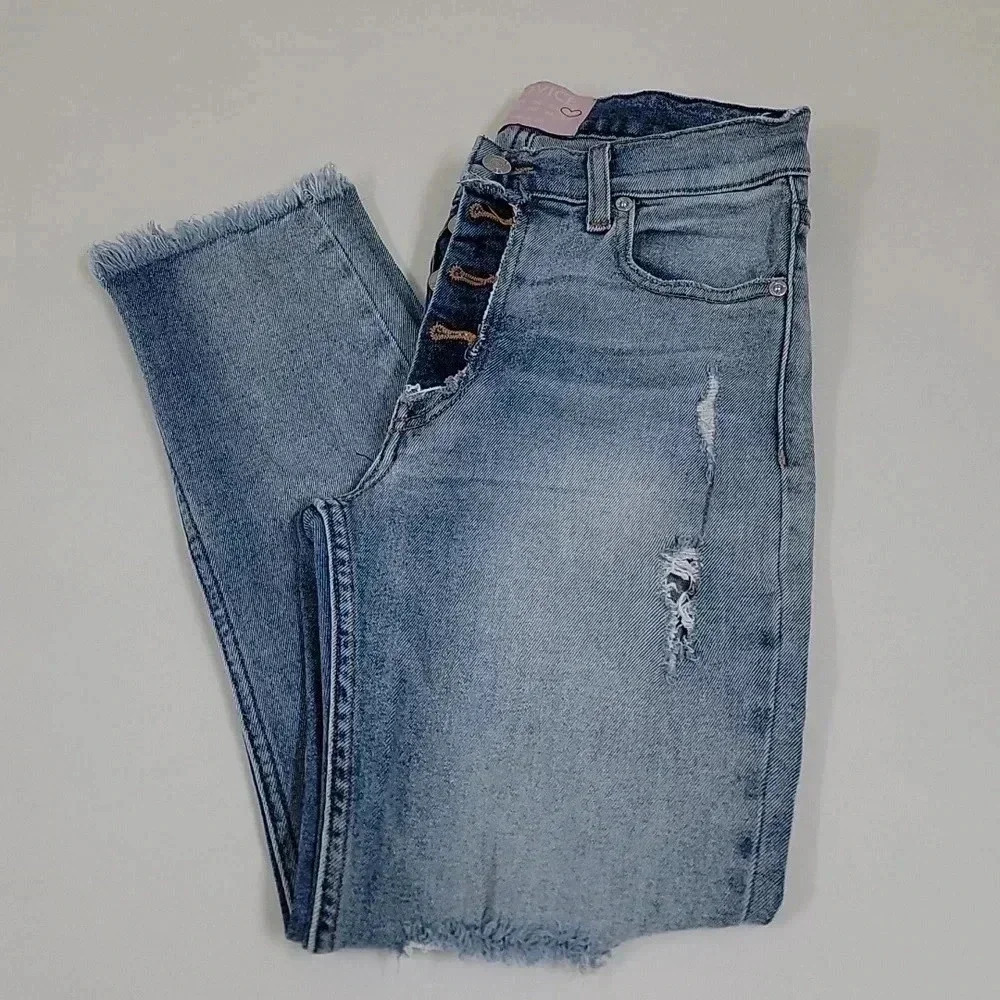 5/$100 Revice Straight Leg Distressed Jeans